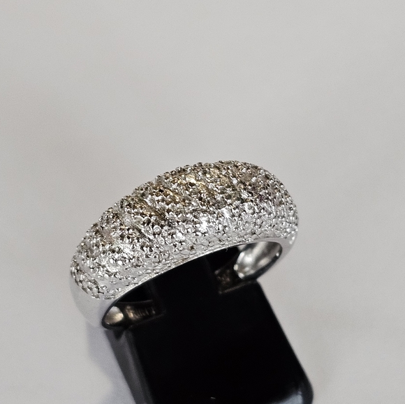 Genuine Diamonds in Sterling Silver Ring Size 5! 💍 - Picture 4 of 9